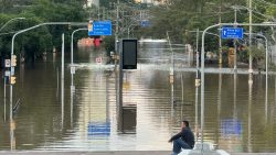 temporais-e-cheias-no-rs:-numero-de-mortos-chega-a-126,-e-chuva-volta-ao-estado