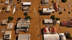 temporais-no-rs:-veja-resgates-impressionantes-durante-as-chuvas