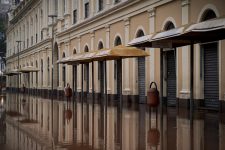 com-70%-de-porto-alegre-sem-acesso-a-agua-das-torneiras,-prefeitura-decreta-racionamento