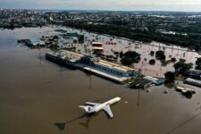 aeroporto-salgado-filho-retoma-operacao-24-horas-com-entrega-da-pista-completa-apos-enchente-historica-no-rs